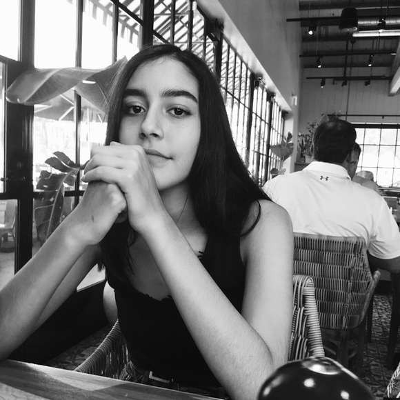 Meet your Posher, Charlize - Picture 1 of 1